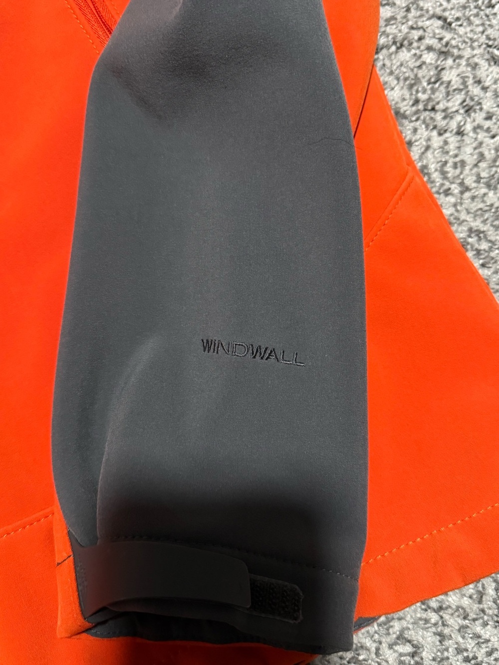 Men’s The North Face jacket - Picture 4 of 11